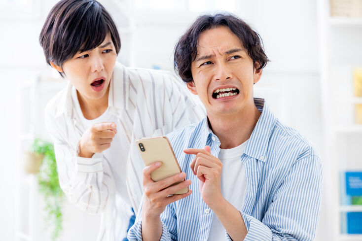 浮気してる男の特徴とは？心理状態と行動パターンから見る具体的なサイン